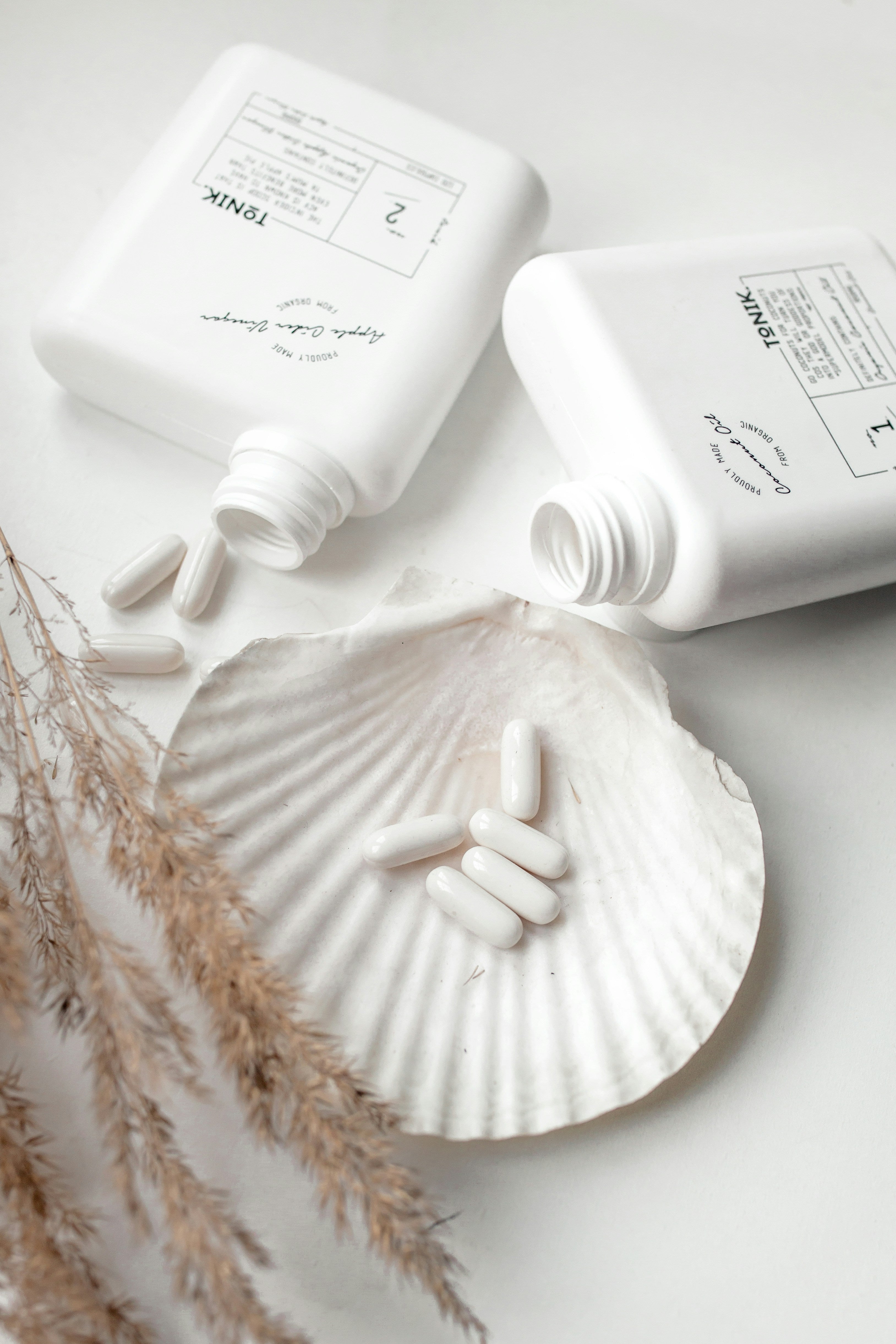 Premium probiotic supplements supporting skin health through gut balance, reducing acne, boosting hydration, and promoting clear glowing skin. Prime-marts wellness shop bestseller.