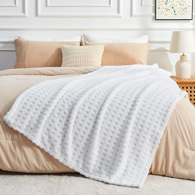 NEWCOSPLAY Super Soft Queen Blanket White Premium Silky Flannel Fleece 3D Waffle Checkered Lightweight Bed Blanket All Season Use (White, Queen(90"x90"))