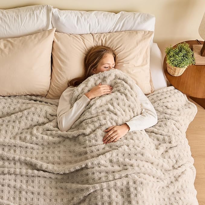 NEWCOSPLAY Super Soft King Blanket Linen Premium Silky Flannel Fleece 3D Waffle Checkered Lightweight Bed Blanket All Season Use (Linen, King(90"x110"))