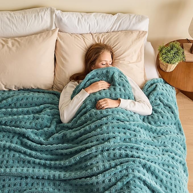 NEWCOSPLAY Super Soft Queen Blanket Teal Premium Silky Flannel Fleece 3D Waffle Checkered Lightweight Bed Blanket All Season Use (Light Teal, Queen(90"x90"))